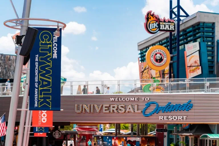 CityWalk Welcome Sign